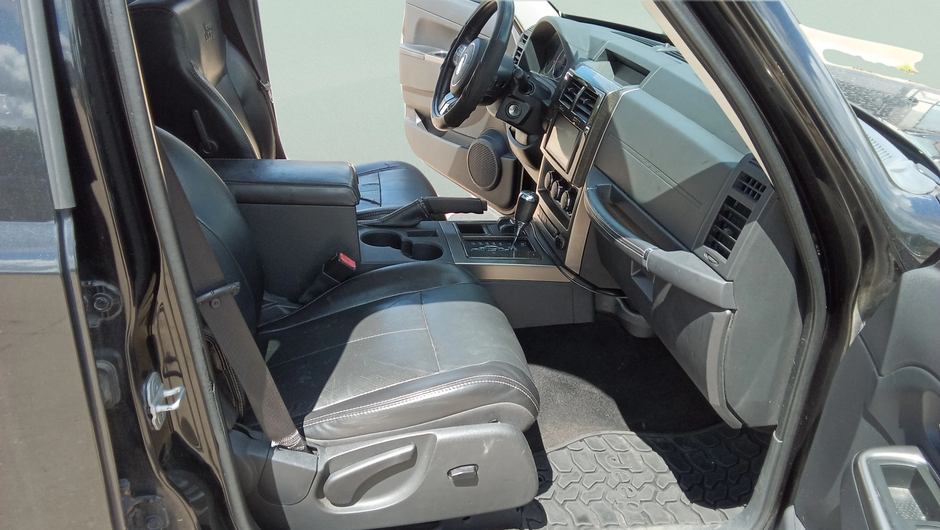 2012 Jeep Liberty Limited Jet Edition - Photo 11