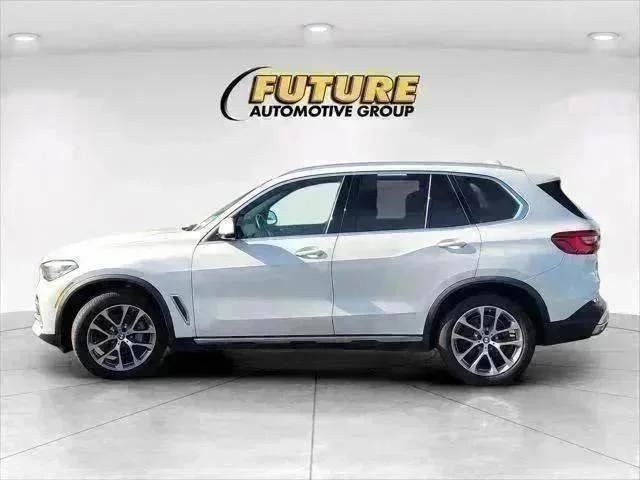 Certified Used 2019 White BMW xDrive40i image 8