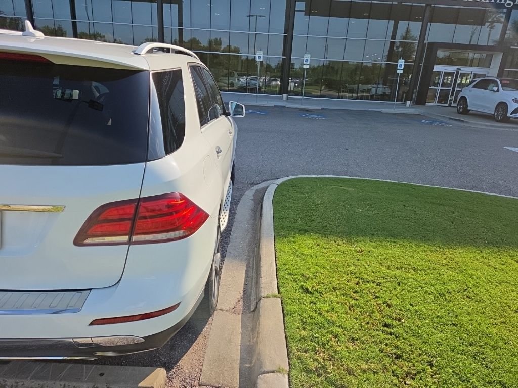 Used 2017 Polar White Mercedes-Benz GLE 350 image 8