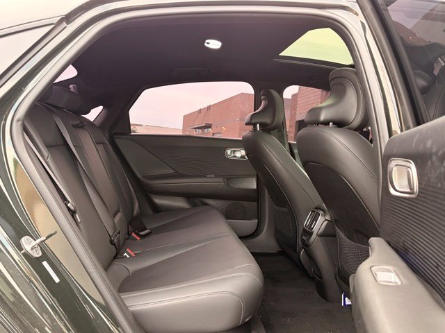 Used 2023 Green Hyundai Limited image 3
