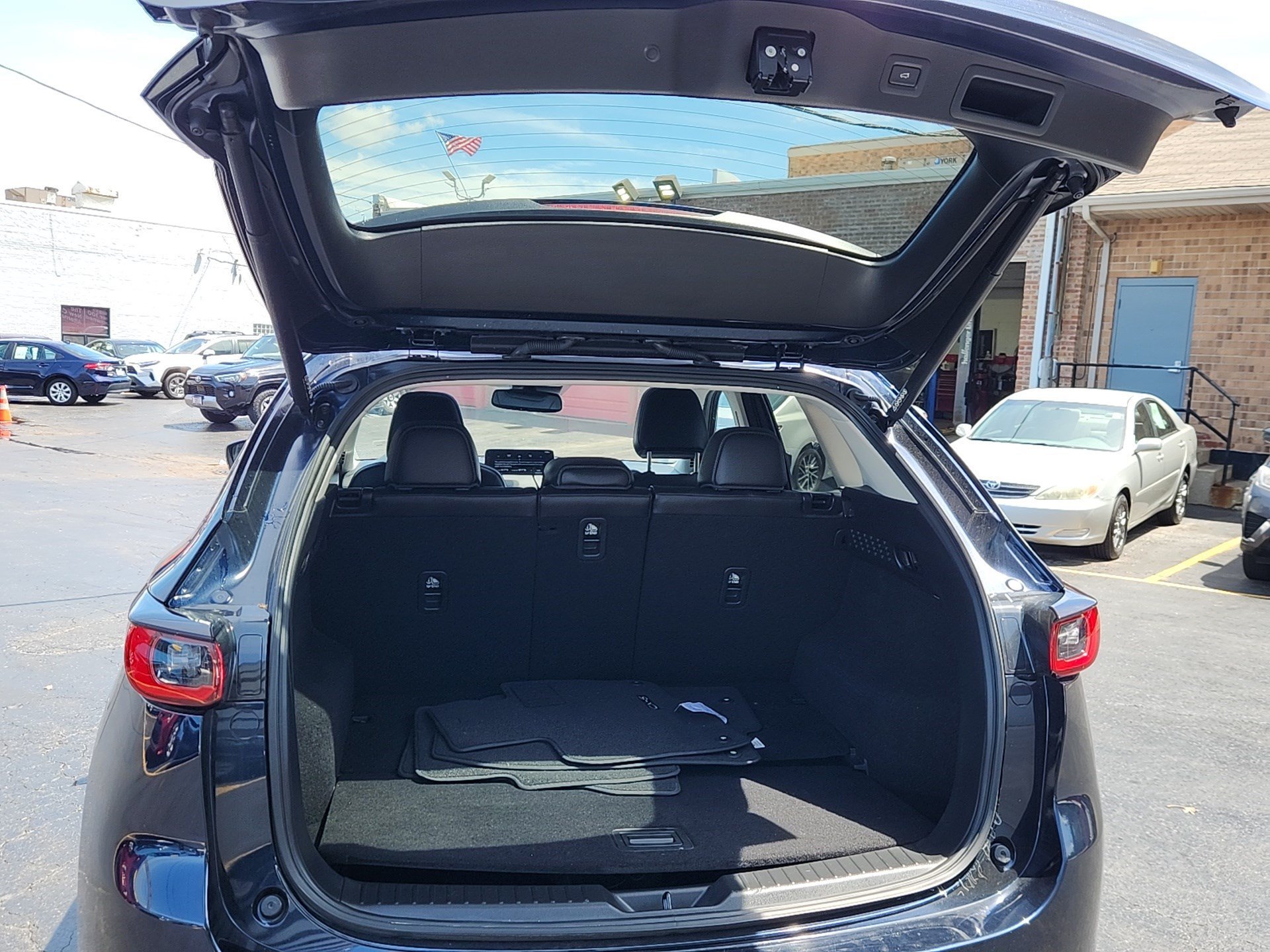 Used 2025 Deep Crystal Blue Mica Mazda 2.5 S Preferred Package image 26