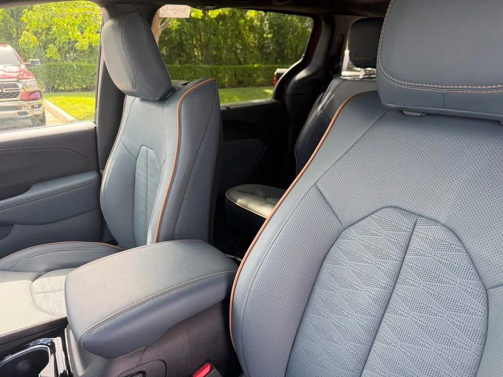 New 2027 Red Hot Pearl-Coat Exterior Paint Chrysler Pinnacle image 26