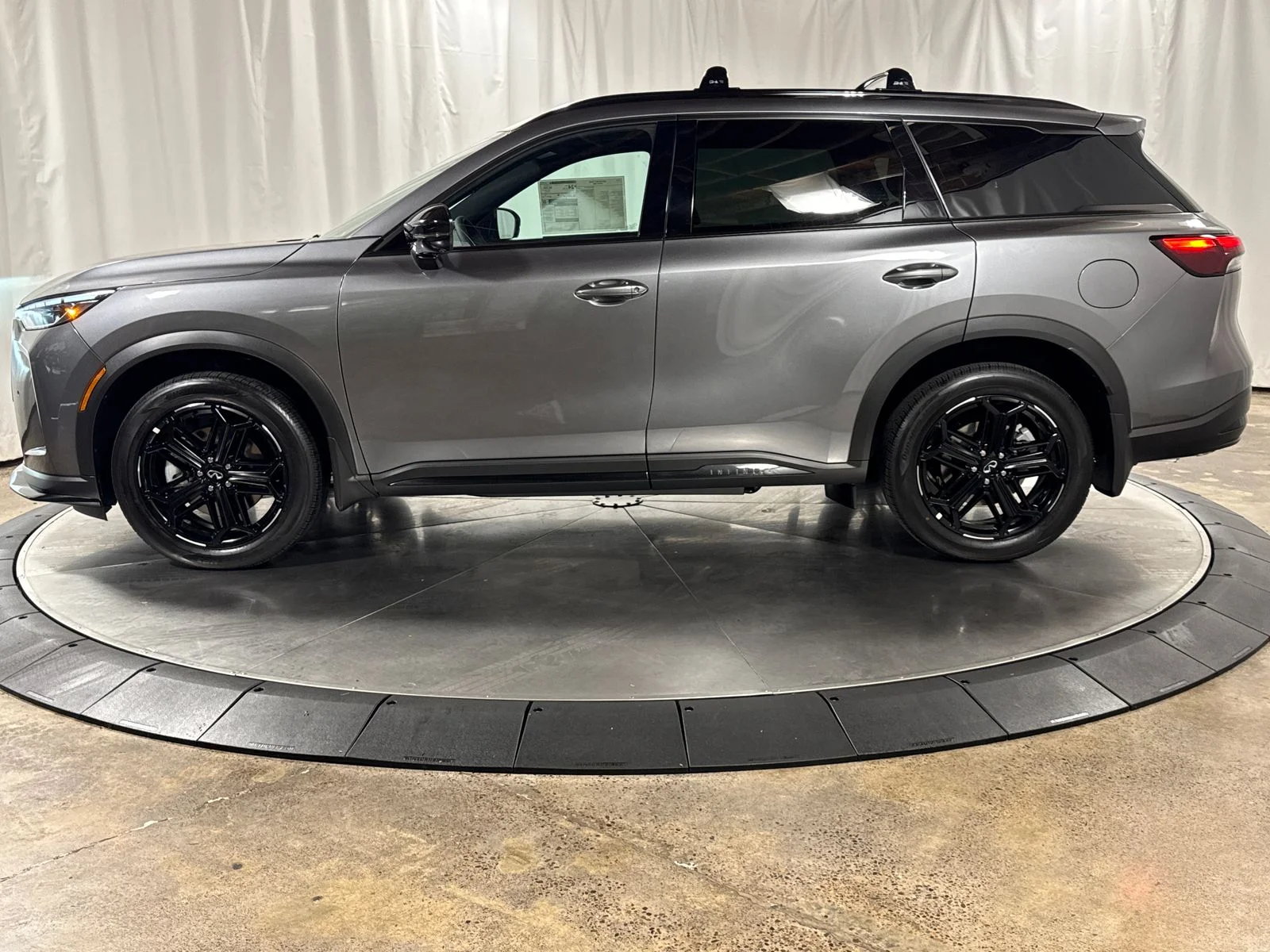 New 2027 Graphite Shadow INFINITI SPORT image 8