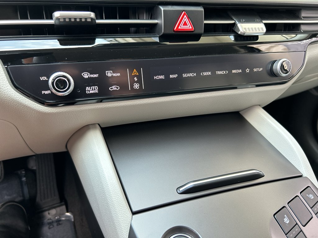 New 2027 Fusion Black Kia EX image 21