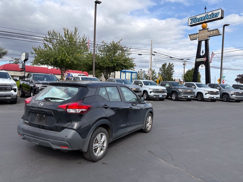 Used 2020 Super Black Nissan S image 5