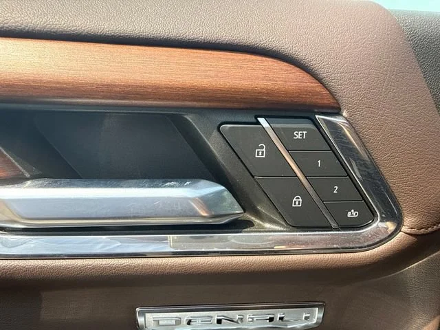 Used 2023 Onyx Black GMC Denali image 22