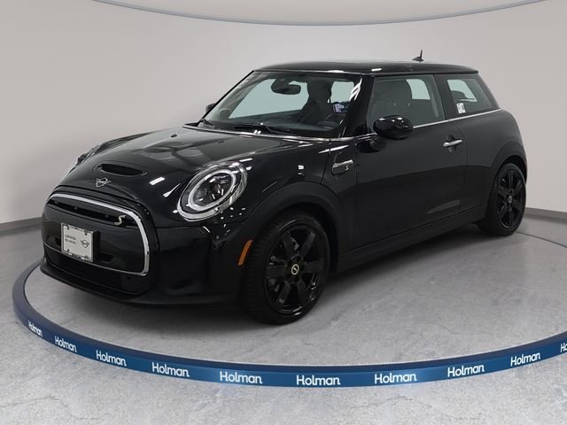 2024 MINI Hardtop Cooper SE's photo