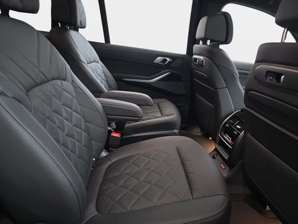 New 2027 Black Sapphire Metallic BMW xDrive40i image 11