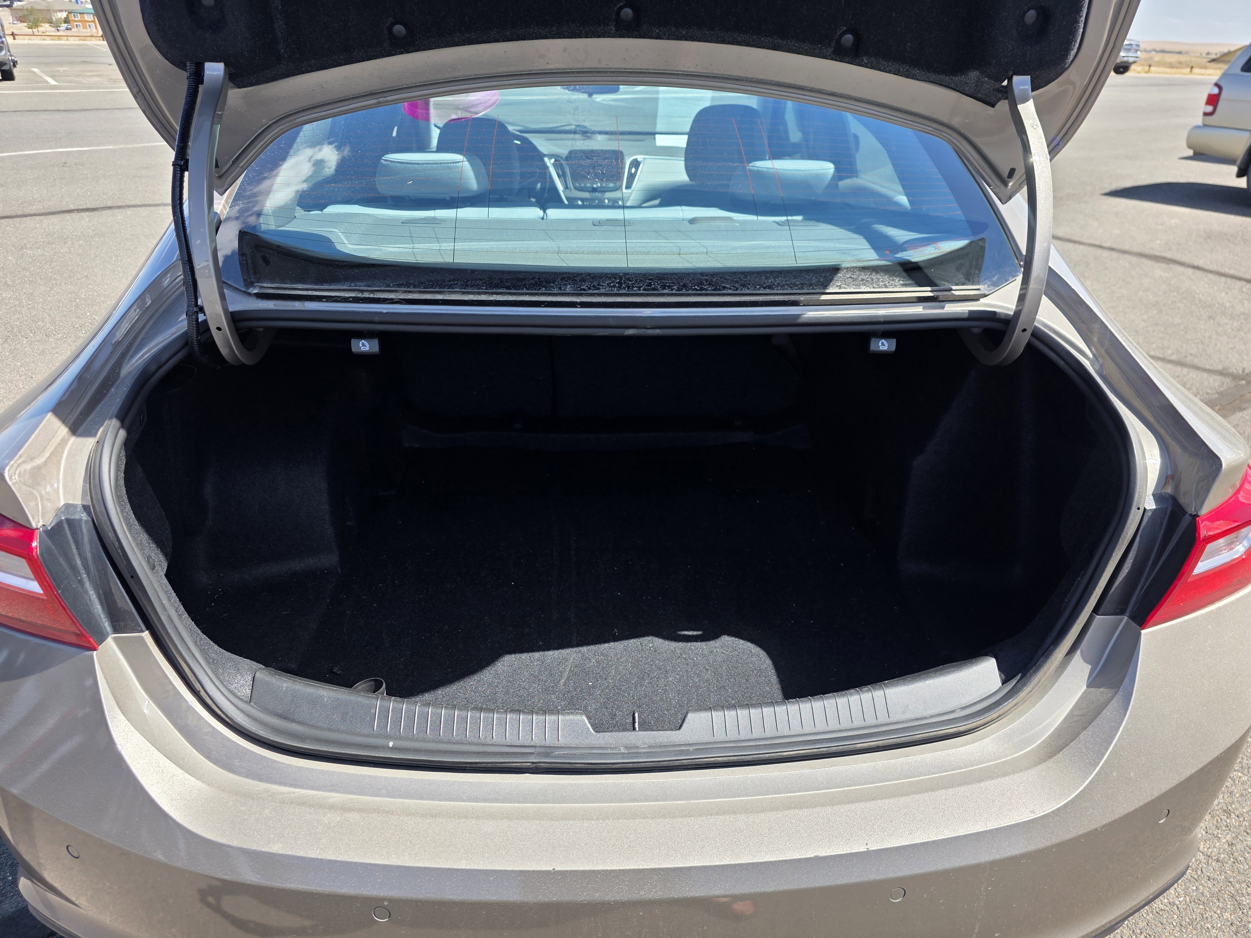 Used 2022 Gray Chevrolet LS image 13