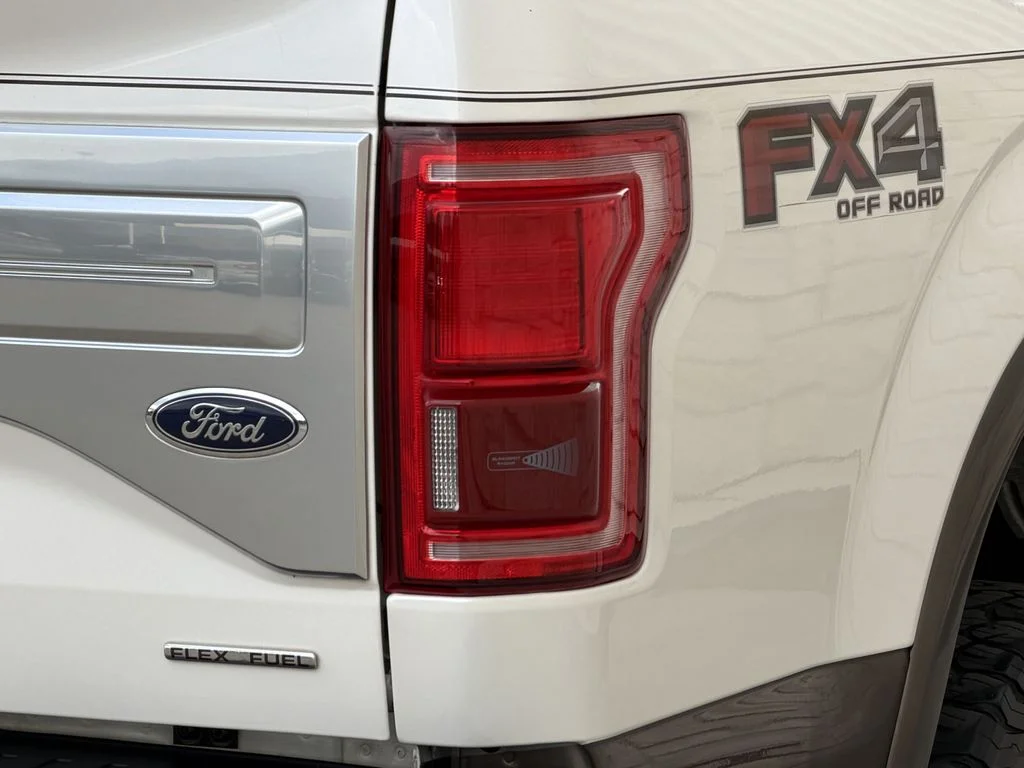 Used 2016  Ford King Ranch image 12