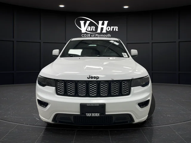 Used 2018 Jeep Grand Cherokee Altitude with VIN 1C4RJFAG9JC250498 for sale in Plymouth, WI