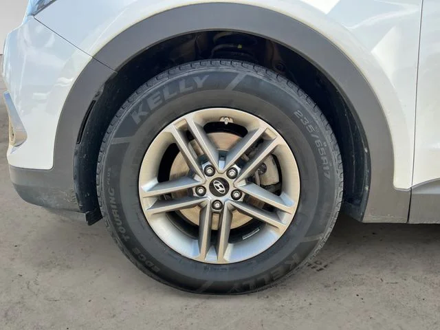 Used 2017 Frost White Pearl Hyundai 2.4 Popular image 14