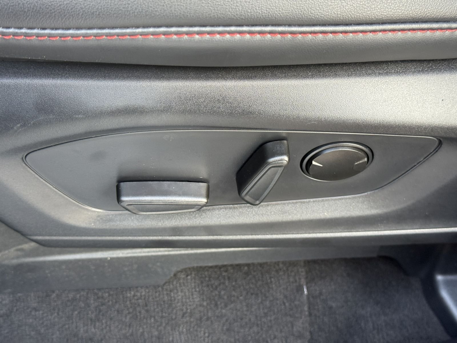 Used 2025 White Metallic Ford ST-Line image 27