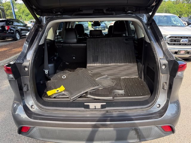Used 2023 Gray Toyota XLE image 27