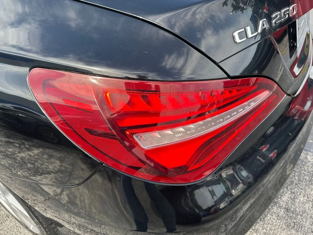 Used 2019 Black Mercedes-Benz 4MATIC® image 24