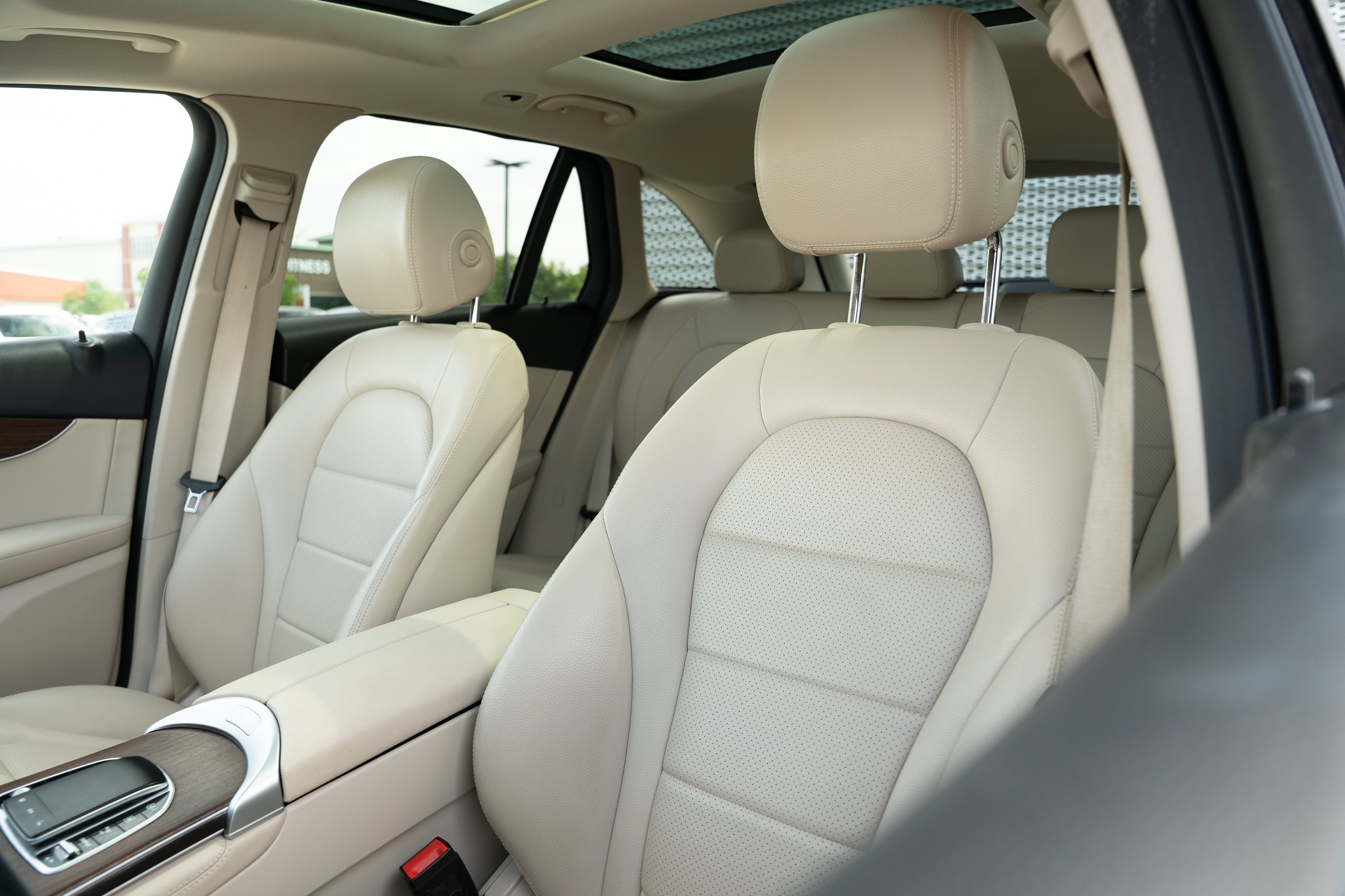 Used 2020 Lunar Blue Metallic Mercedes-Benz GLC 300 image 19