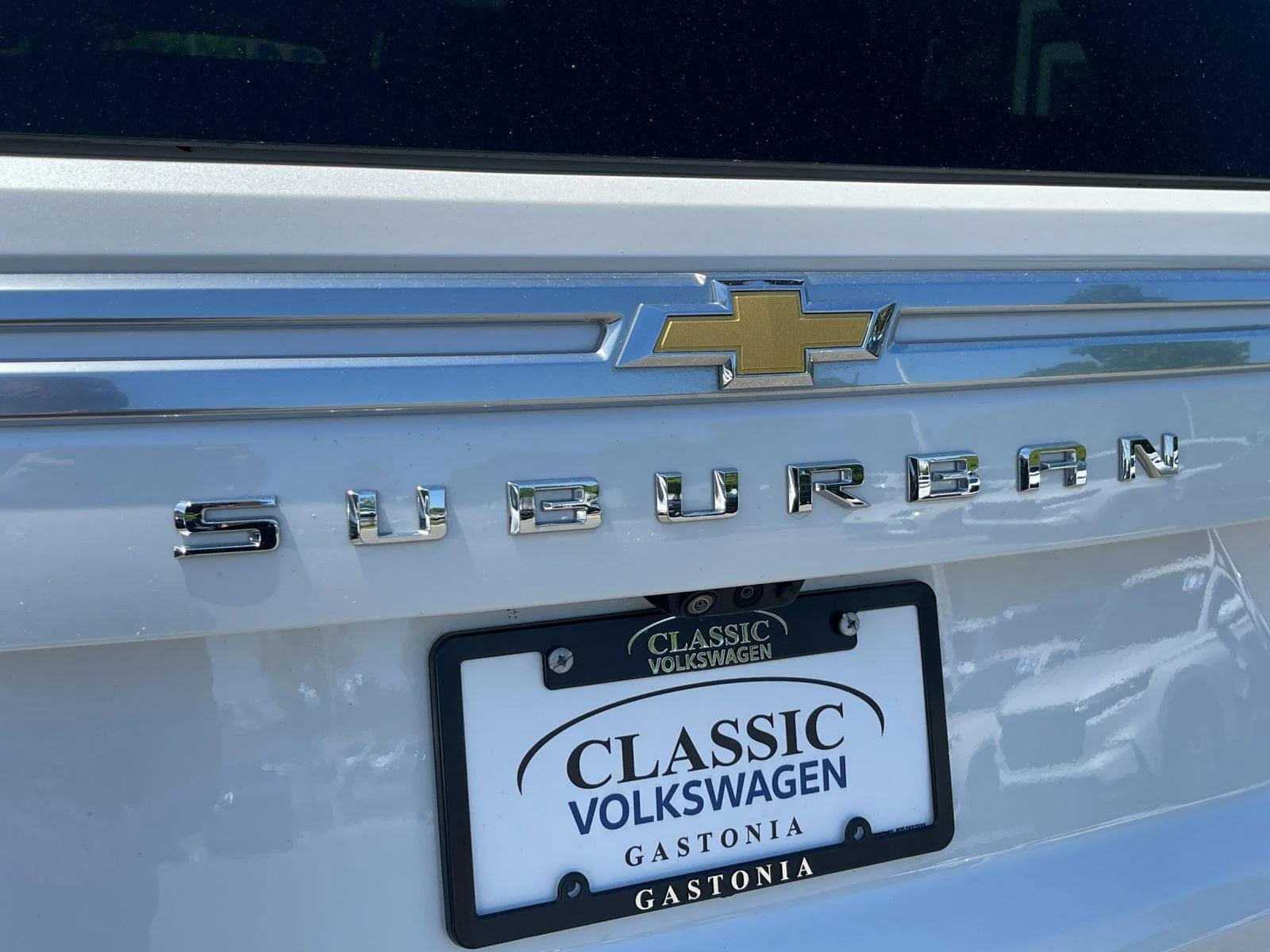 Used 2024 Iridescent Pearl Tricoat Chevrolet High Country image 11