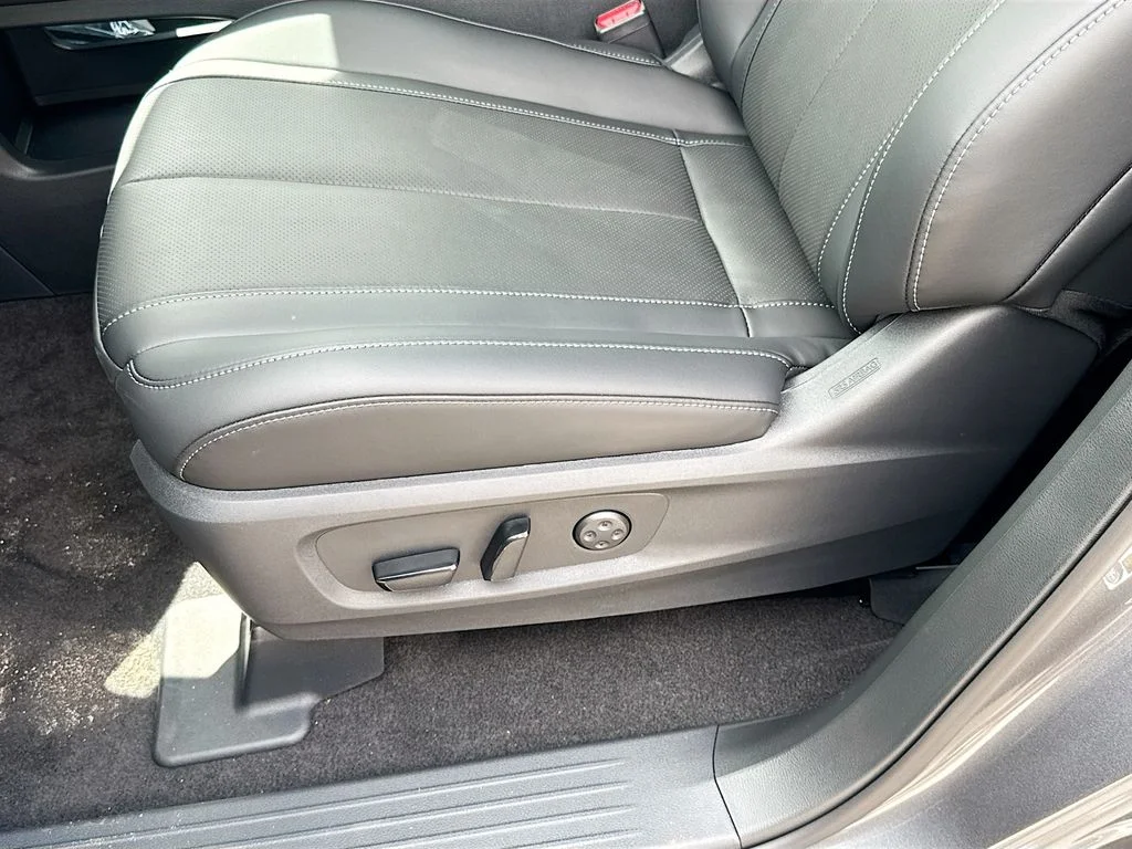 New 2027 GRAPHITE SHADOW INFINITI Luxe FWD image 20
