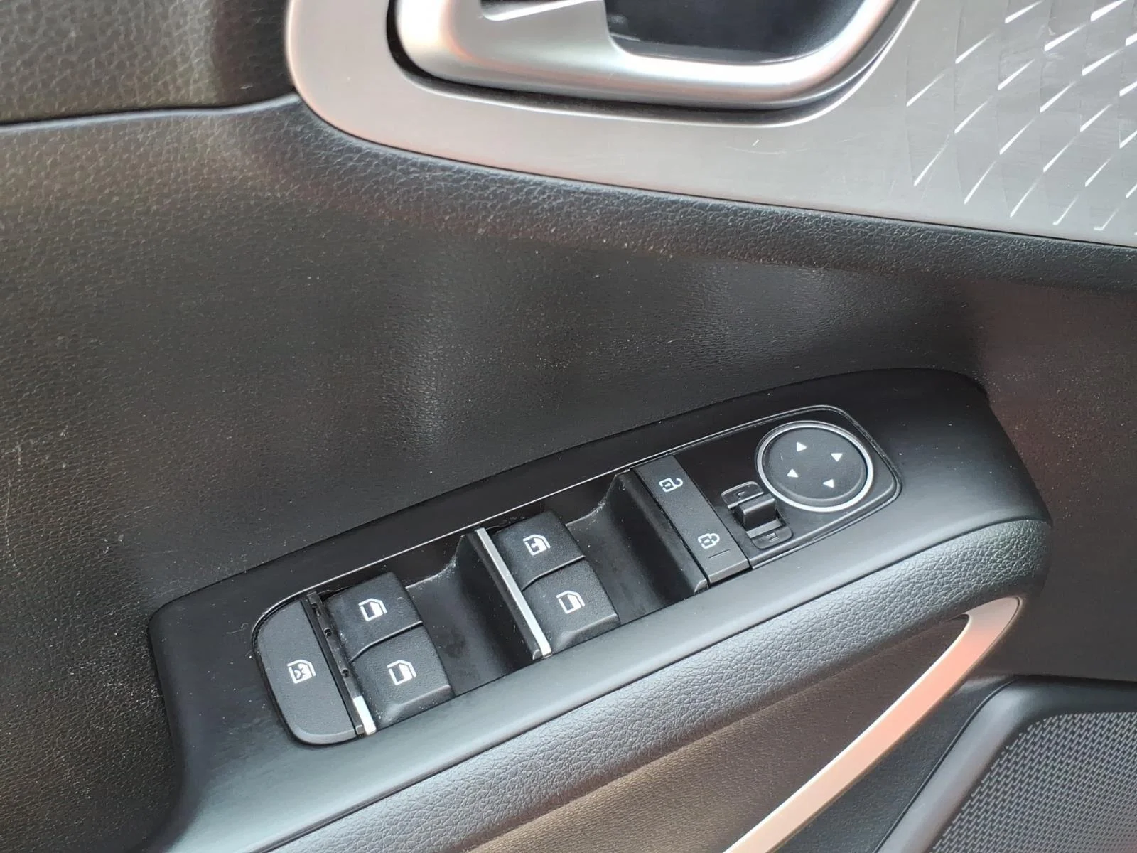 Used 2024 Mars Orange Kia LX image 11