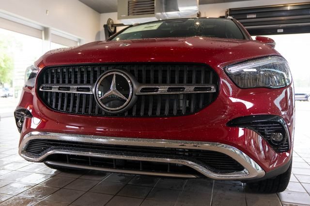 New 2026 MANUFAKTUR Patagonia Red Metallic Mercedes-Benz GLA 250 image 47