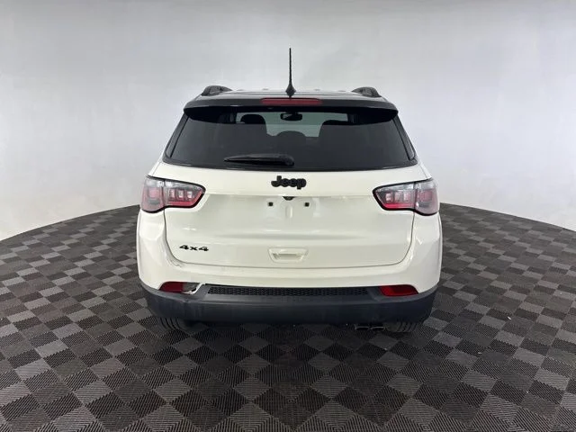 Used 2018 White Jeep Latitude image 6