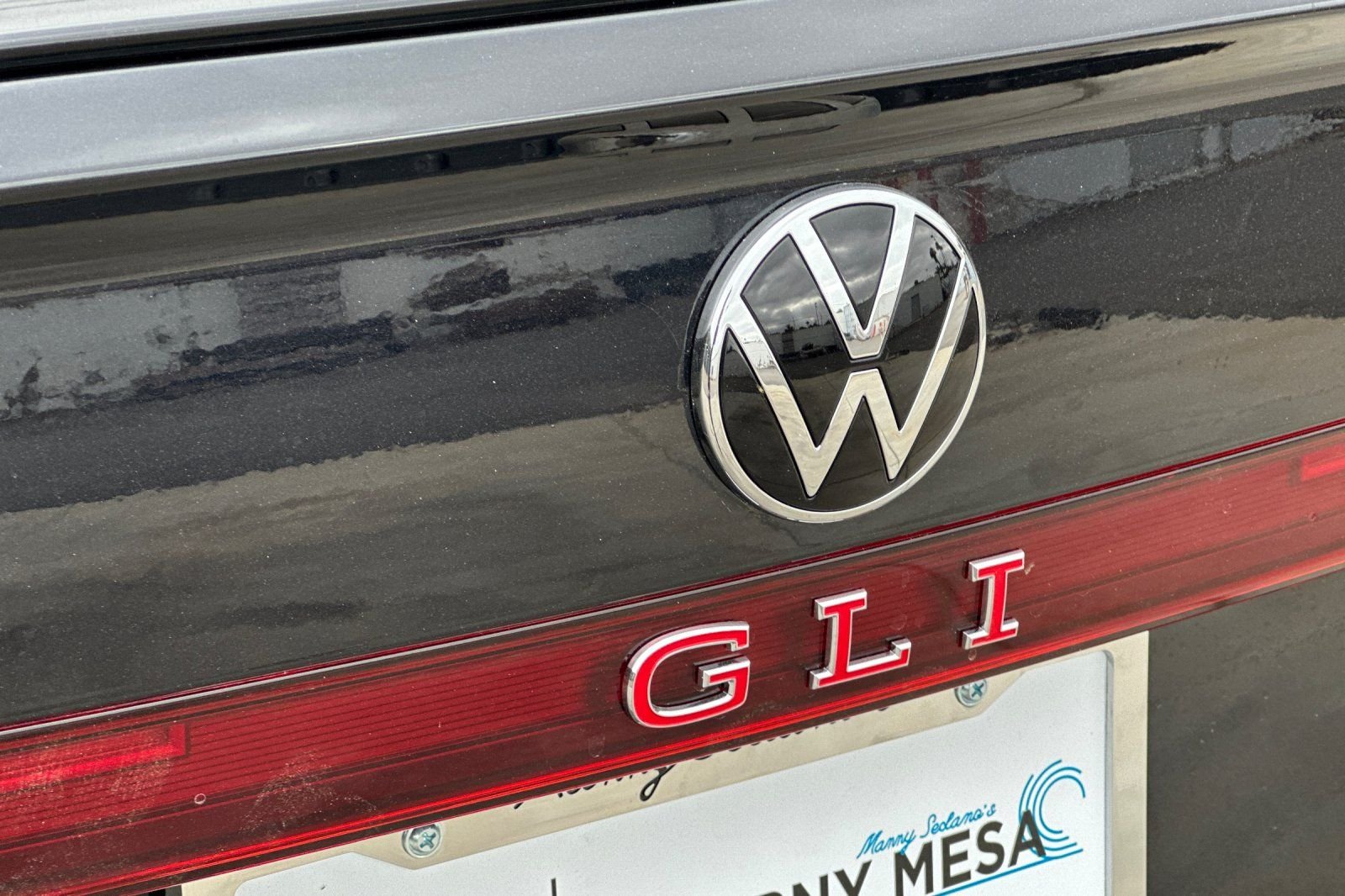 New 2026 Deep Black Pearl Volkswagen 2.0T Autobahn image 25