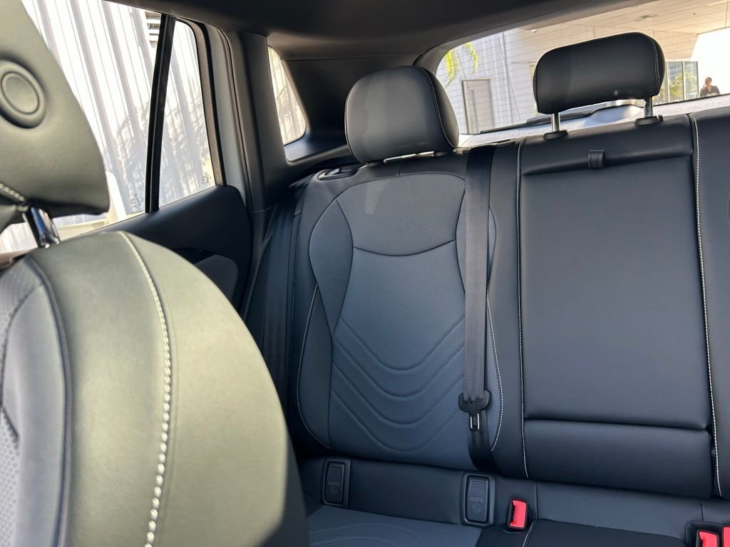 New 2026 White/off-white Volkswagen 2.0T SE R-Line Black image 10