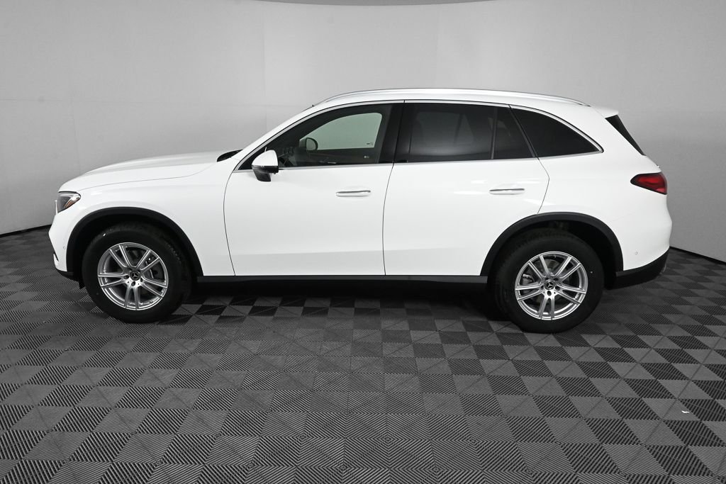 New 2026 Polar White Mercedes-Benz GLC 300 image 3