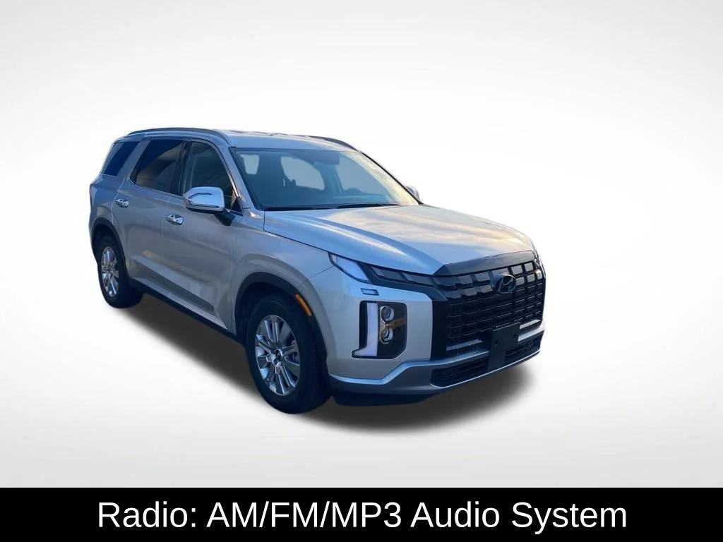 Used 2025 Silver Hyundai SEL image 3