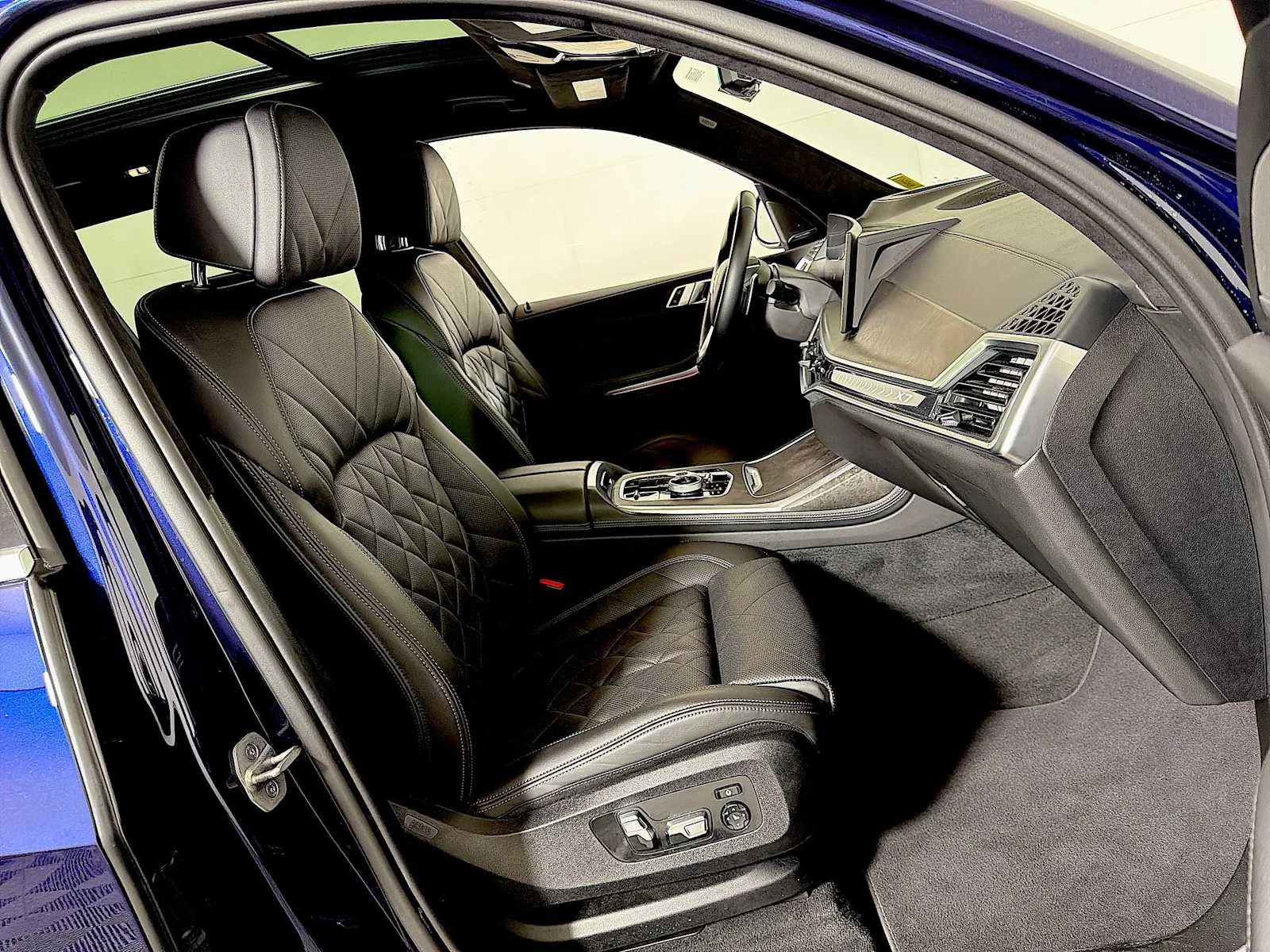 2024 BMW X7 40i - Photo 25