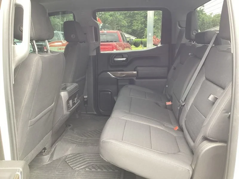 Used 2022 Summit White Chevrolet RST image 17