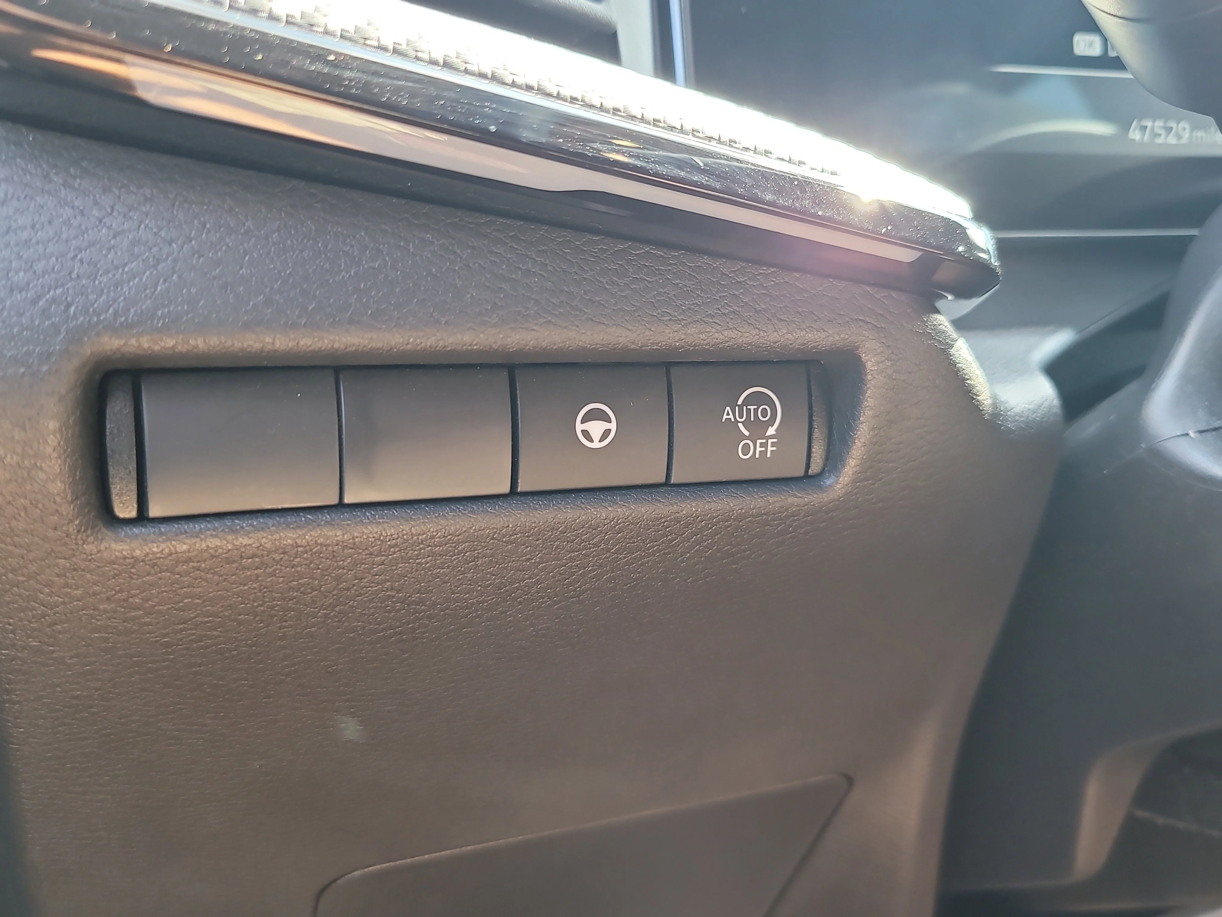 Used 2025 Aspen White Tricoat Nissan SR image 30