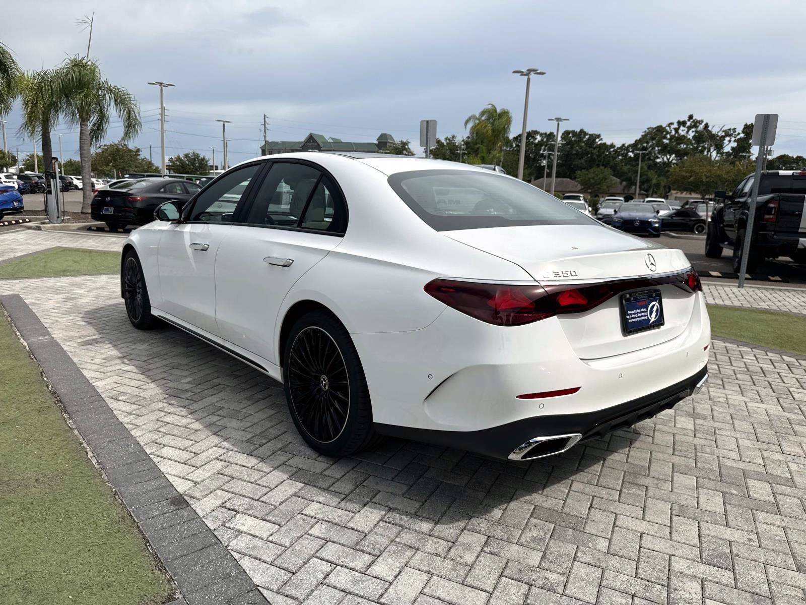 New 2026 Polar White Mercedes-Benz E 350 RWD Sedan image 4