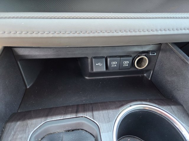 Used 2021 White Toyota Platinum image 15