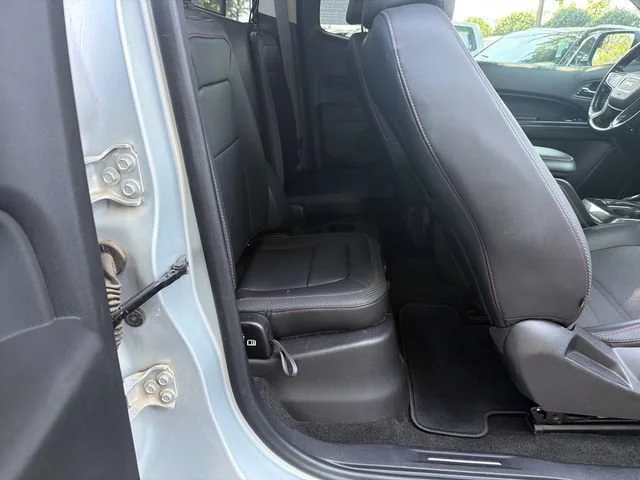 Used 2016 QUICKSILVER METALLIC GMC 4WD SLE image 15