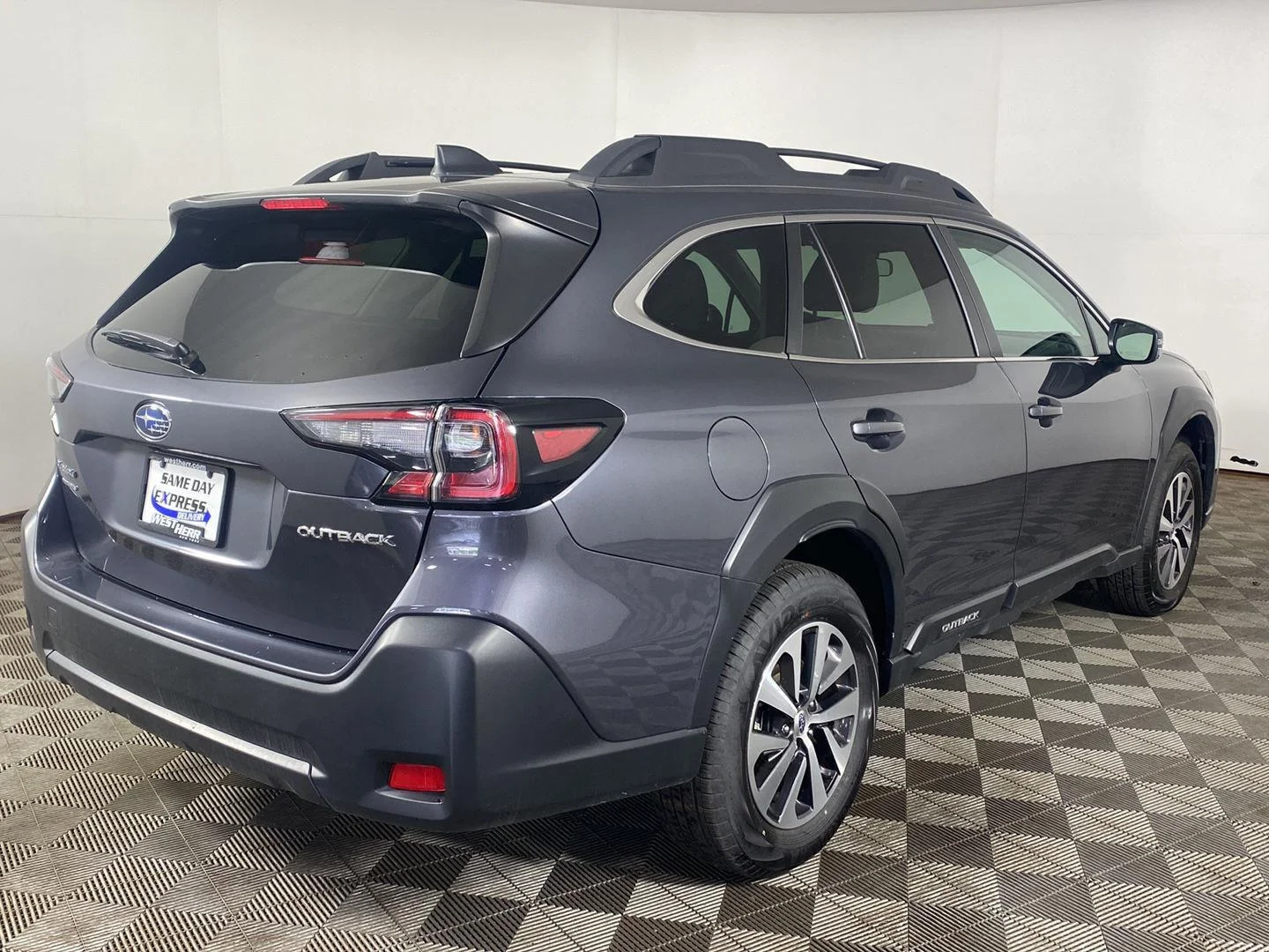 Used 2025 Magnetite Gray Metallic Subaru Premium image 5