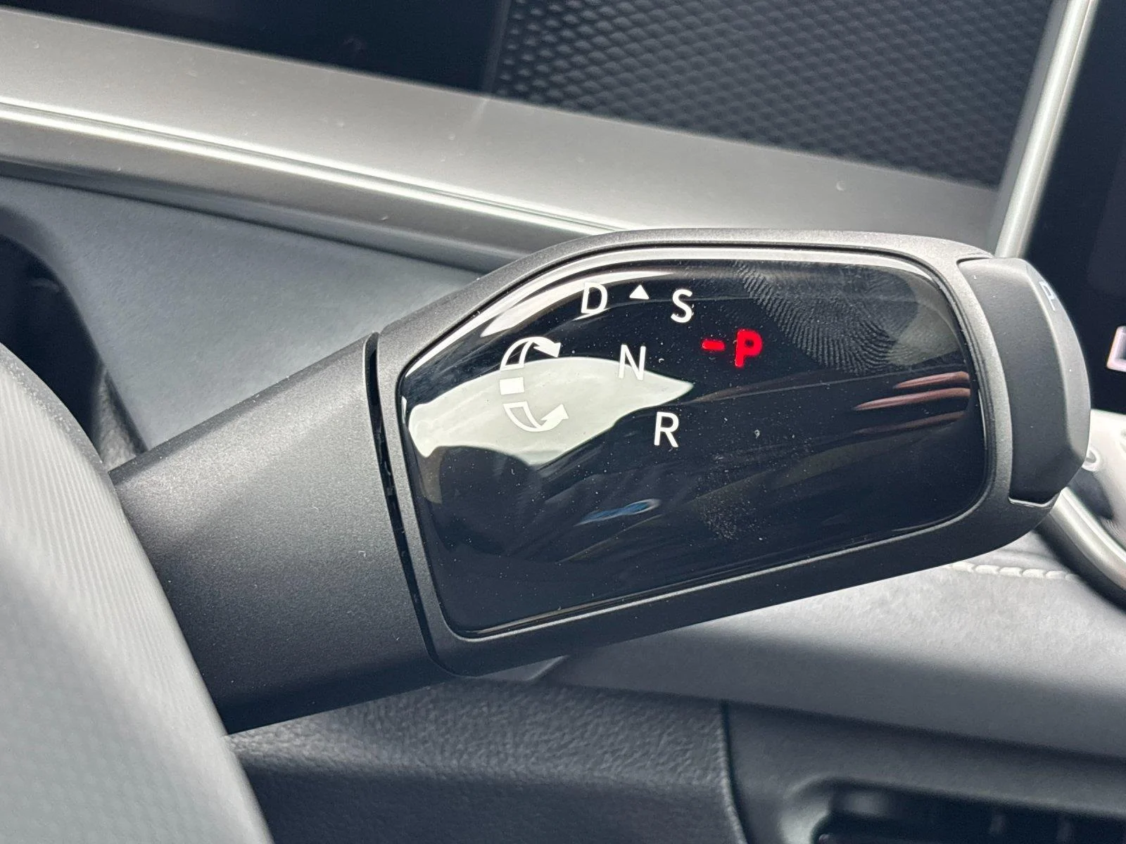 New 2026  Volkswagen SE R-Line Black image 27