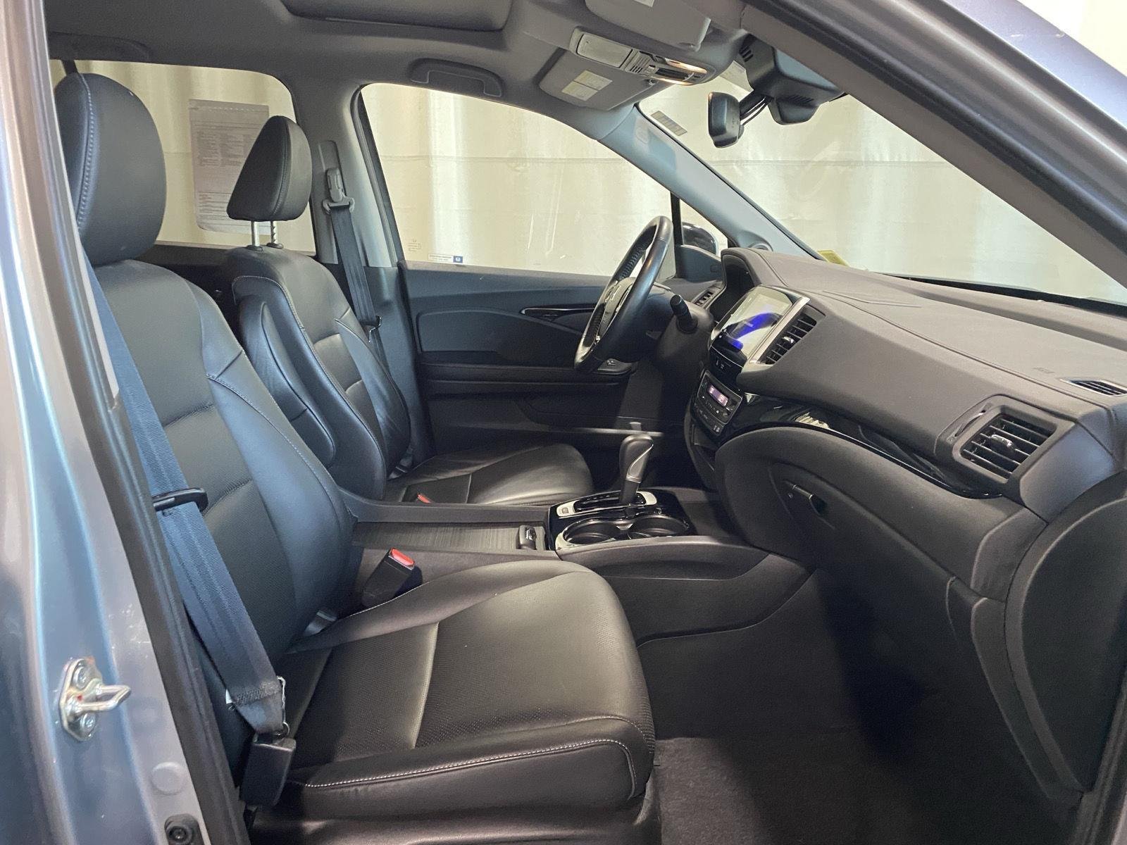Used 2017 Modern Steel Metallic Honda RTL-E image 11
