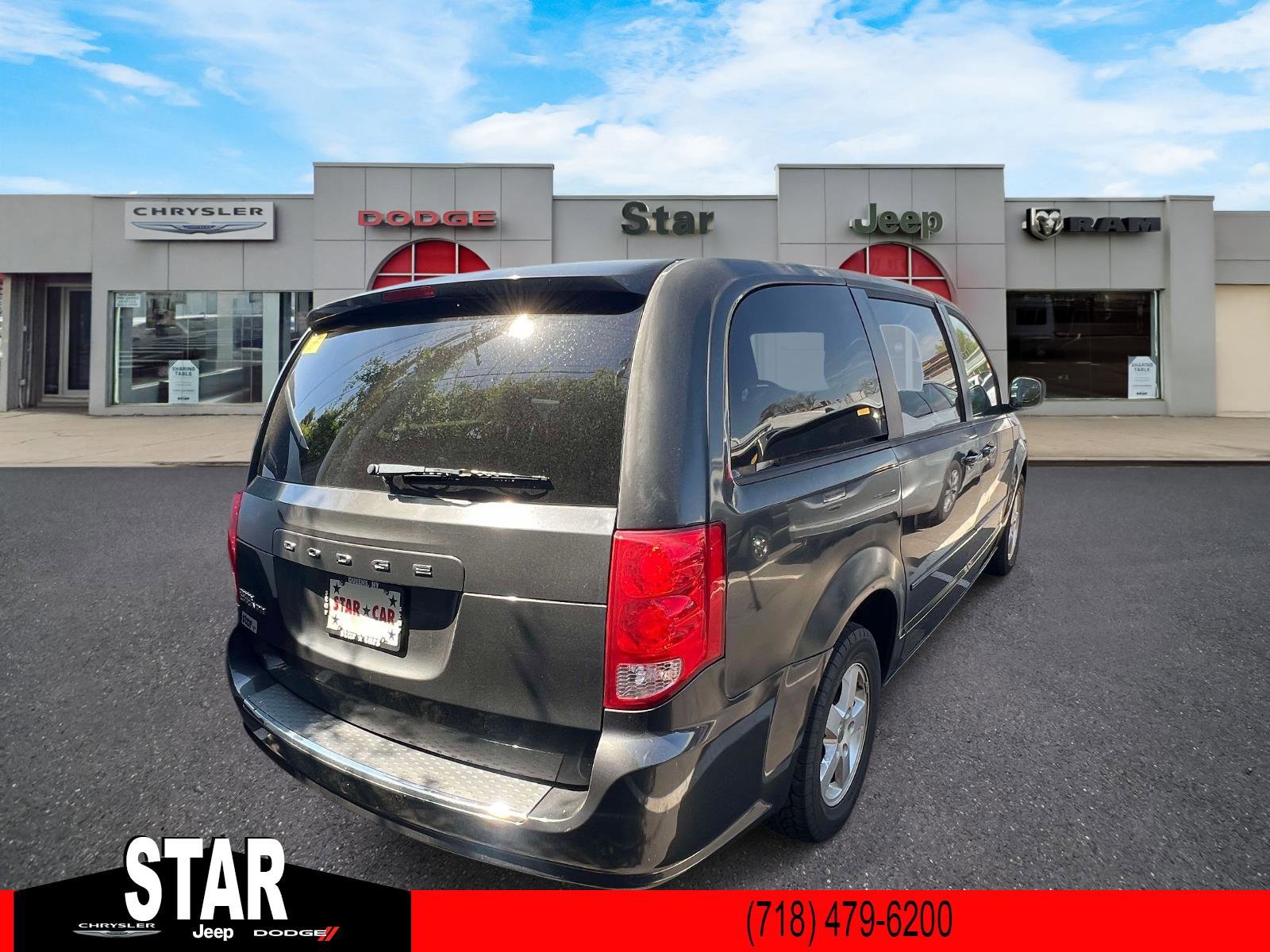 Used 2012 Dark Charcoal Pearl Dodge SE image 6