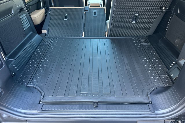 New 2026 Woolstone Green Land Rover S image 14