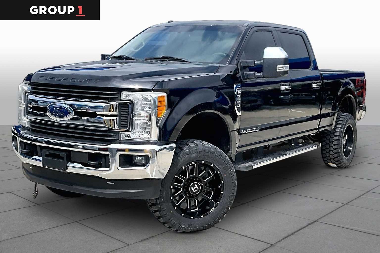 2017 Ford F-250 XLT 4x4 Crew Cab 8' Box's photo