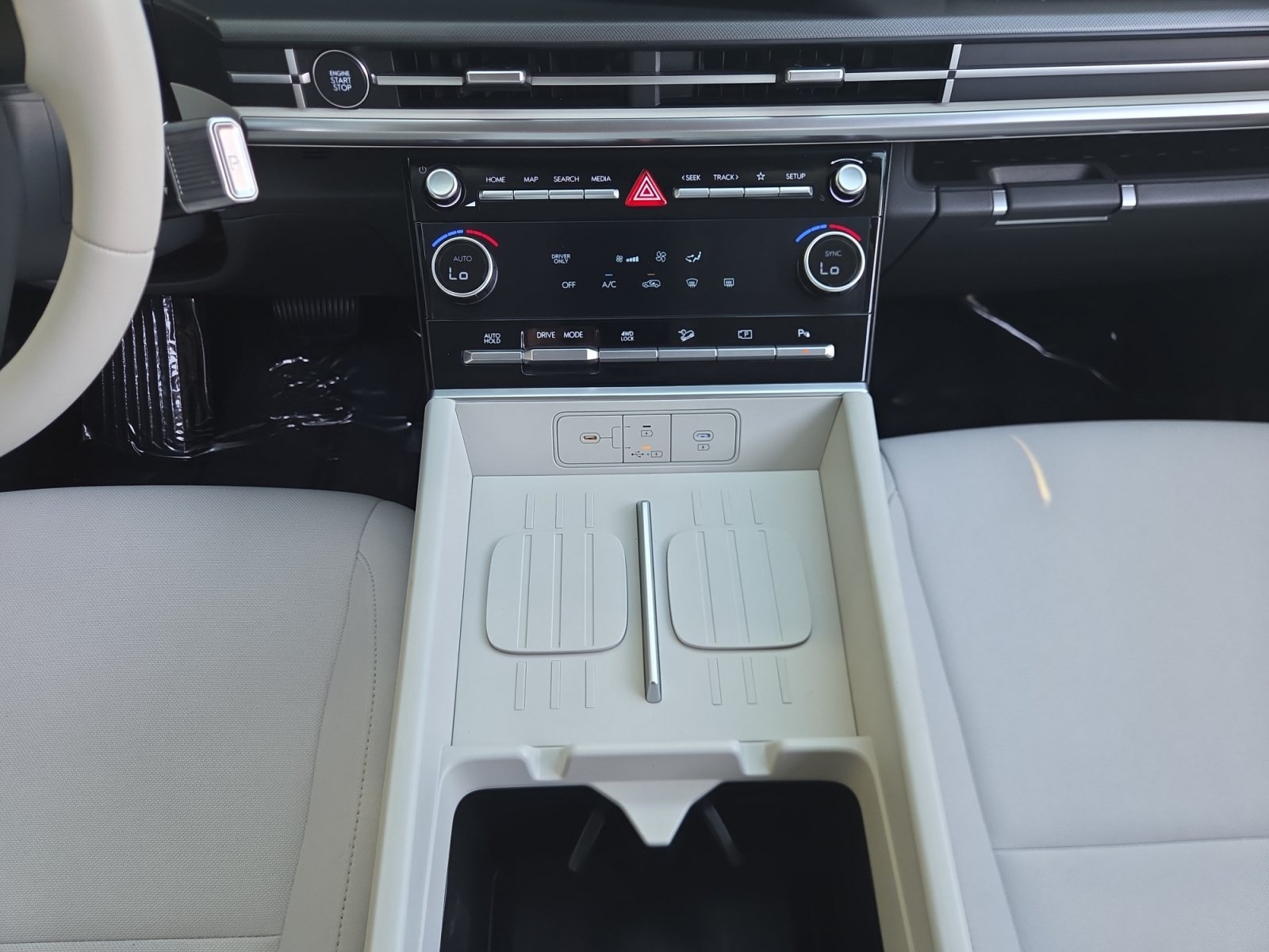 2026 Hyundai Santa Fe SE - Photo 11