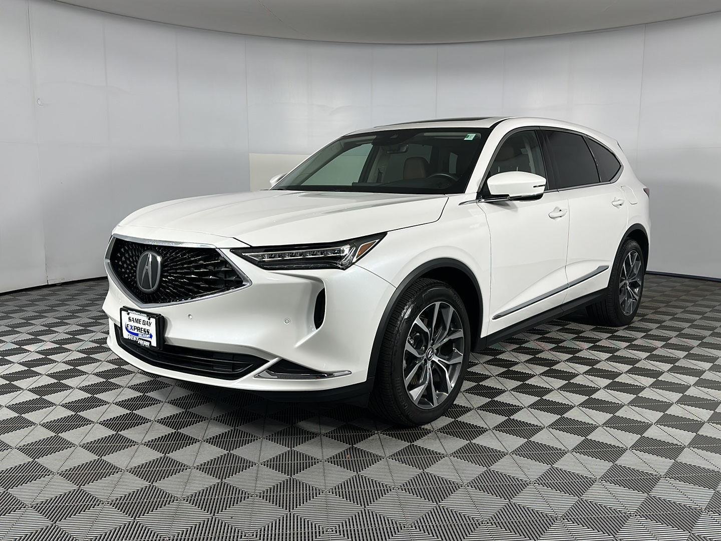 Used 2023 Platinum White Pearl Acura w/Technology Package image 3