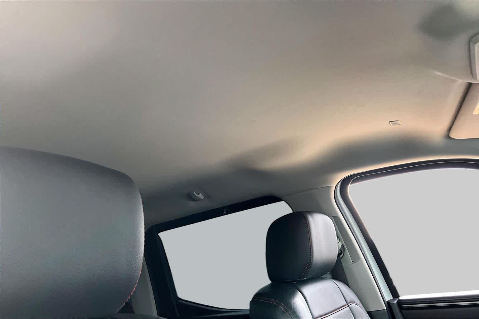 Used 2022 White Toyota SR5 image 14