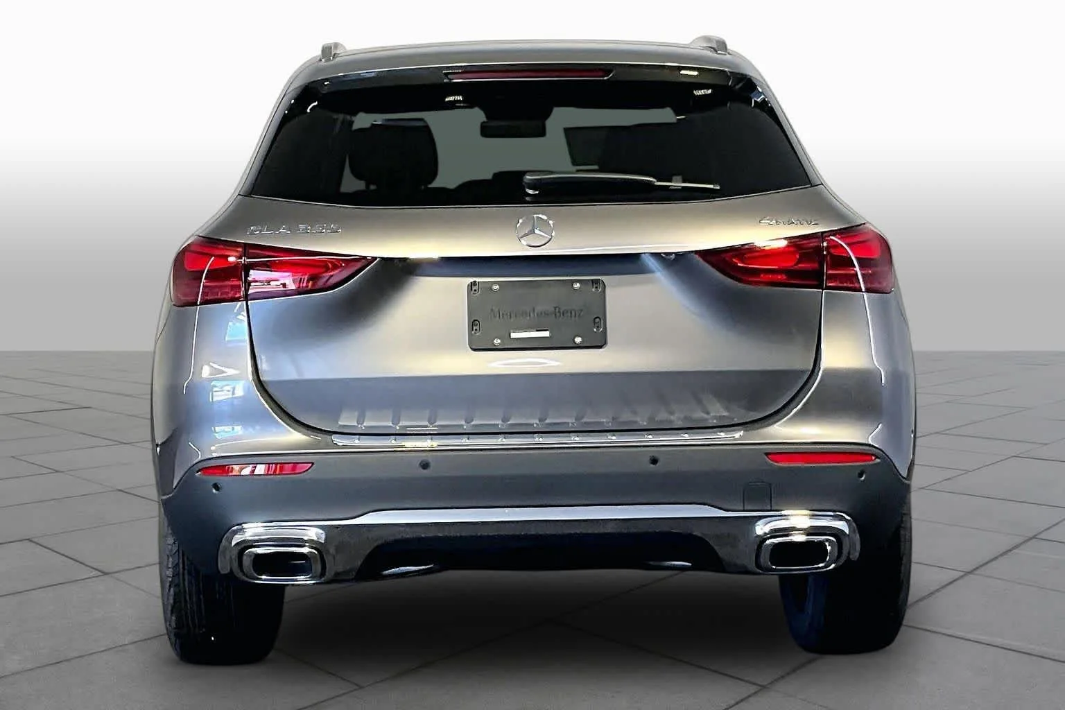 New 2026 Mountain Grey Metallic Mercedes-Benz GLA 250 image 4