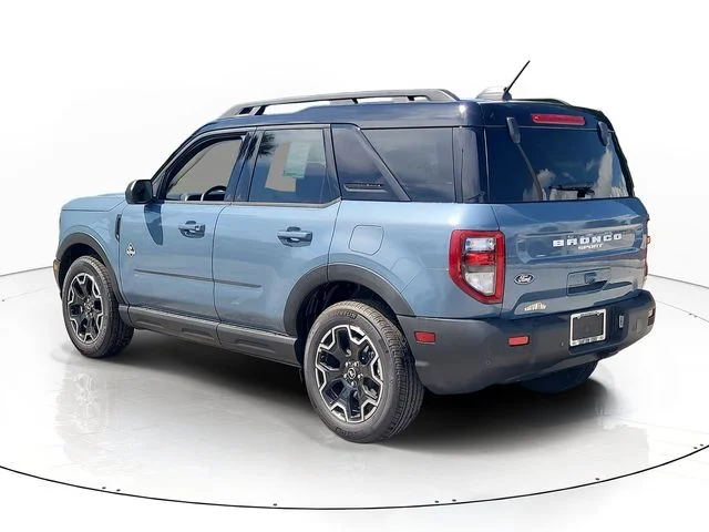New 2026 Azure Gray Metallic Ford Outer Banks image 7