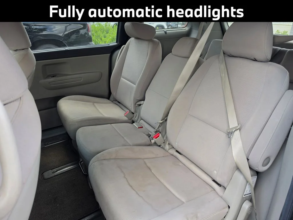 Used 2015 Silver Kia LX image 9