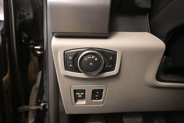 Used 2019 Black Ford XLT image 30
