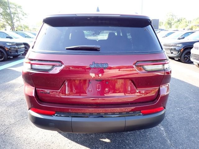 New 2025 Velvet Red Pearl-Coat Exterior Paint Jeep Altitude X image 4