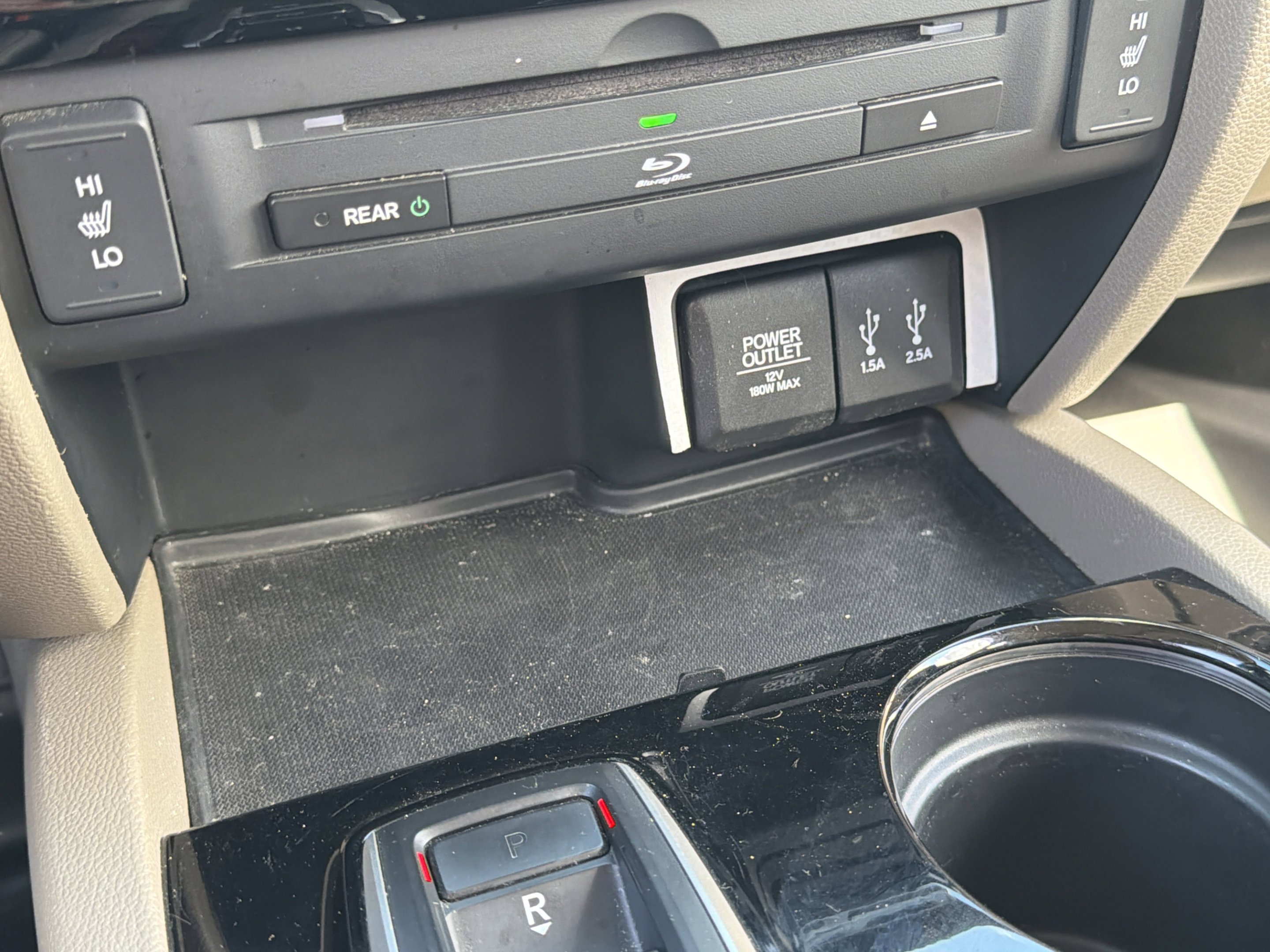 Used 2016 White Diamond Pearl Honda Touring image 14